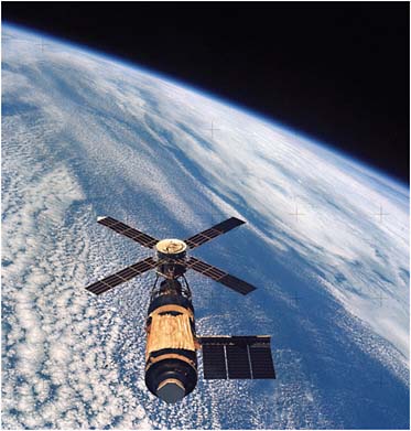 FIGURE 4.3 Skylab—America’s first experimental space station launched in 1973. SOURCE: Courtesy of NASA.