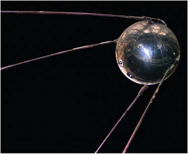 FIGURE 6.3 A model of the beachball-sized Sputnik 1. SOURCE: Courtesy of NASA National Space Science Data Center. Available at http://nssdc.gsfc.nasa.gov/planetary/image/sputnik_asm.jpg.