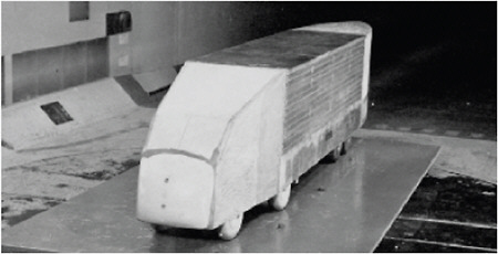 FIGURE 5-2 University of Maryland, streamlined tractor, closed gap, three-quarter trailer skirt, full boat tail. SOURCE: Cooper (2004), p. 15, Fig. 4, Case 8. Reprinted with kind permission of Springer Science and Business Media.